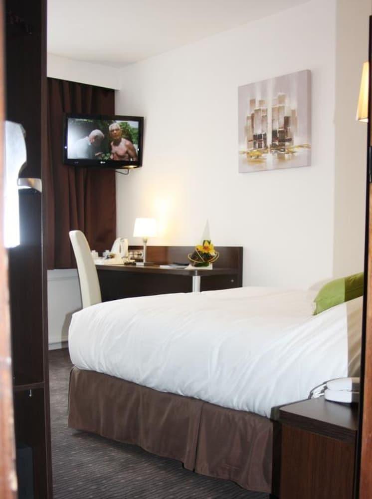 คอมฟอร์ต โฮเทล ด็องเกลอแตร์ เลอ อาฟวร์ Hotel เลออาฟร์ ภายนอก รูปภาพ