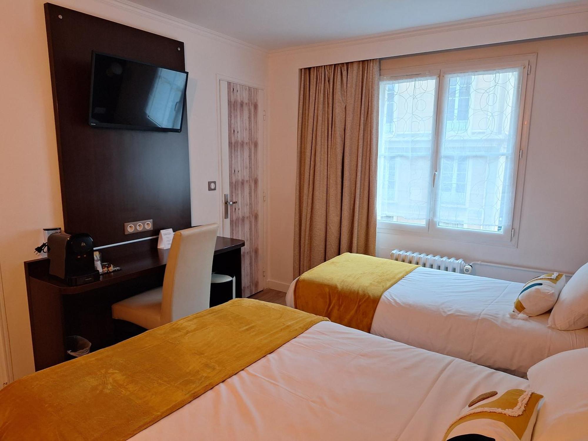 คอมฟอร์ต โฮเทล ด็องเกลอแตร์ เลอ อาฟวร์ Hotel เลออาฟร์ ภายนอก รูปภาพ